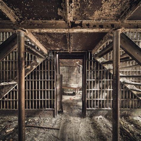 Abandoned Jail In Pictures Photographer Visits Spooky Prison In The Us