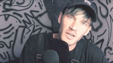 Youtube Star Pewdiepie Suspended From Twitter After Is Joke Bbc Newsbeat