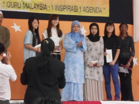Vision college visitation to smk lembah subang. 5 CAPRICORN (SMK LEMBAH SUBANG): Teacher's Day