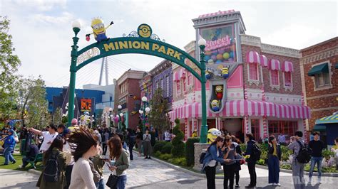 Team M O B I U S Universal Studios Japan Despicable Me Minion
