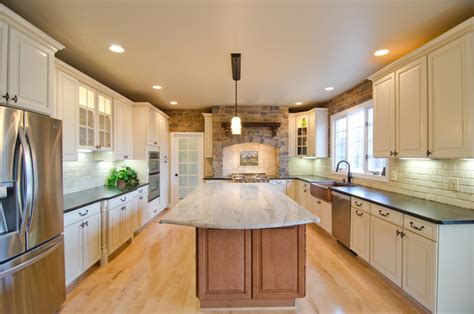 This cut of stone is available in leather and polished finishes. Leathered Antique Brown Granite and River Valley Granite ...