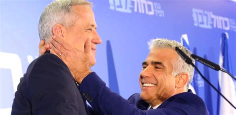 יור יש עתיד, יאיר לפיד, מסר הערב את הצהרת ההון שבבבעלותו, המסתכמת בשווי כולל של 10.4 מיליון שקל. לא שמאל? קרל מרקס היה חותם בעצמו על מצע הדיור של גנץ - גלובס