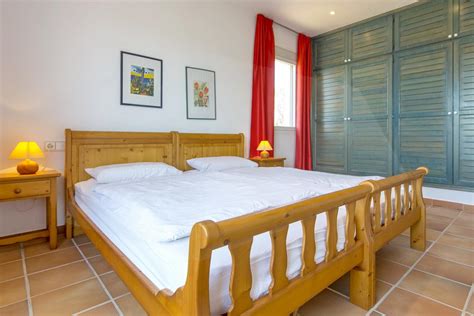 Das haus ist gut zu erreichen und befindet sich in ruhiger lage im zentrum der insel, kaum 2 km von der ortschaft san rafael entfernt. Günstige Ibiza Ferienwohnung mit eigenem Pool - Can Jesus ...