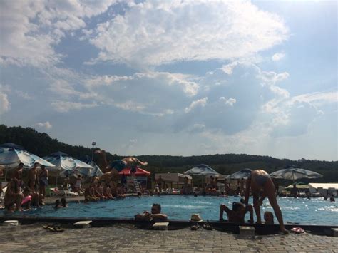 Proprietatea pune la dispoziție parc acvatic și restaurant. Baile Figa (3) - Ştiri din Beclean