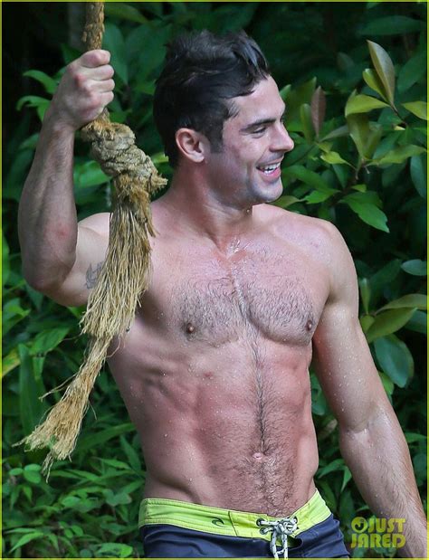 Zac Efron Goes Shirtless In Hawaii Is Plus Ripped Than Ever Zac Efron Photo 38623148 Fanpop