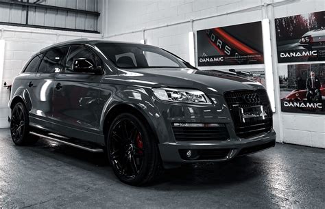 The audi q7 affords room for up to seven passengers and boasts luxurious interior detail. Audi Q7 - Dynamic Modifications - Avery Denison - Car Wrapping