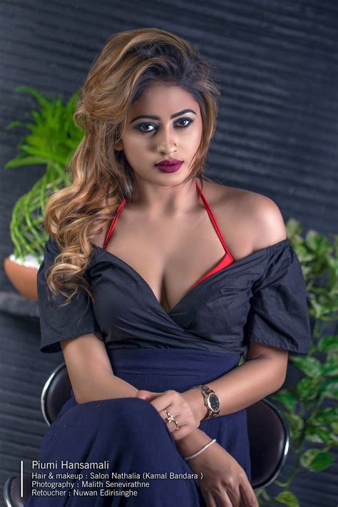 Piumi Hansamali Hot Bra Cleavage Show