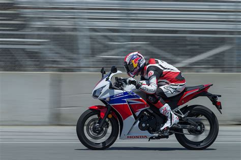 The 2019 honda cbr300r is a lightweight, low cost, and highly capable machine. 2015 Honda CBR300R Review