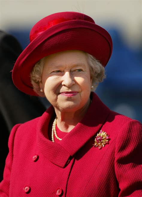Queen Elizabeth When She Became Queen : 25: Age when she first became queen in 1952. | Facts 