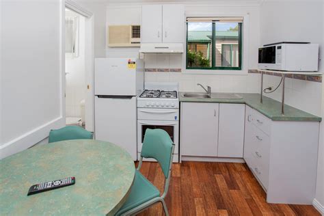 Offering everything from incredible views and beautiful gardens, to luxurious hot tubs and stunning décor, they have all the ingredients for the perfect holiday. Two Bedroom Standard Cottage - 5 Berth - Eureka Stockade ...