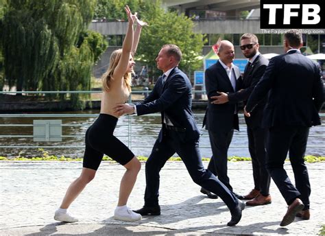 Topless Girls Pleases Olaf Scholz In Berlin 14 Photos TheFappening
