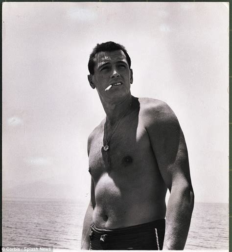 Rock Hudson Was Refused On Airlines After Aids Diagnosis Became Public Daily Mail Online