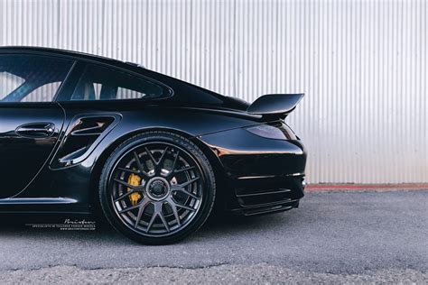 Featured Fitment Porsche 911 Turbo With Brixton Forged Cm16 Wheels