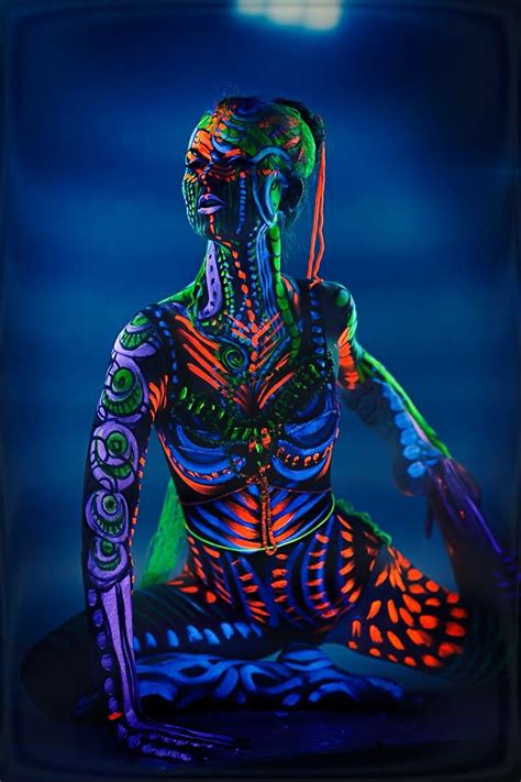 Girl With Body Painted With Neon Paint Art Body Art Photography Body Painting Tumblr Body