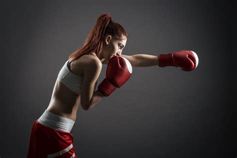 Girl Boxing Abs