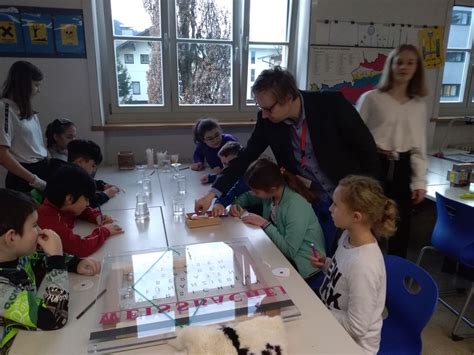 Classroom''da yerleşik olarak sunulan google meet''i kullanarak öğrencilerinizle karşılıklı iletişime geçin. Experimente am Tag der offenen Tür - NMS Wörgl 1