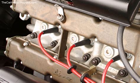 A 60° angle was limiting the size of the carburetors, while a 65° angle allowed to mount larger carburetors to the expense of a slight increase of vibrations. Engines - Dino 246 GT | The Car Hobby