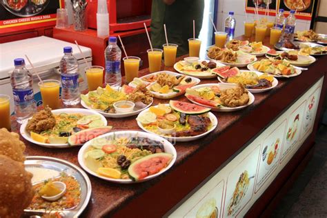 Muslims in malaysia welcome the holy month of ramadan by cleaning the streets and decorating them with light bulbs and colored plastic ribbons. Ramadan 2017 Sehr o Iftar Timing in Bulgaria