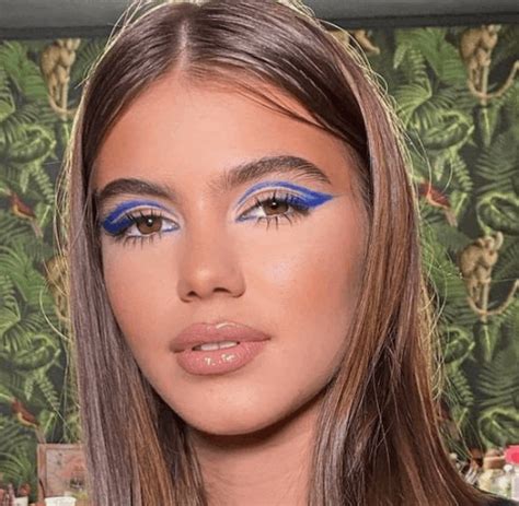 Makeup Looks For Blue Dress In