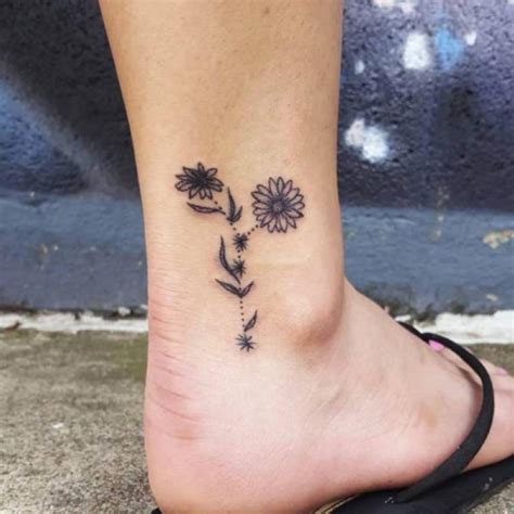Probably the most popular behind the ear tattoo design is the star tattoo design. Behind The Ear Tattoo Pain: How Much Do They Hurt ...