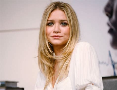 Retro 60s Cool Blonde Cameo Look Ashley Olsen Hairstyle Hairstyles