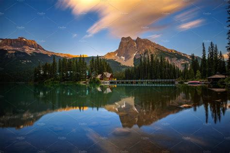 Sunset Over Emerald Lake In Yoho National Park Canada High Quality