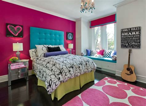 Take a look at some of the best bedroom wall colors. Magenta bedroom paint color - Home Decorating Trends - Homedit