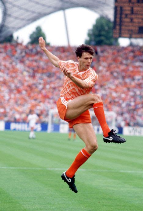 The dutch edition of the sports channel said the sieg heil comment. LA NARANJA MECÁNICA HOLANDESA: MARCO VAN BASTEN