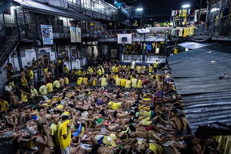 3800 Inmates Crammed Into A Philippine Jail Built For 800 The Atlantic