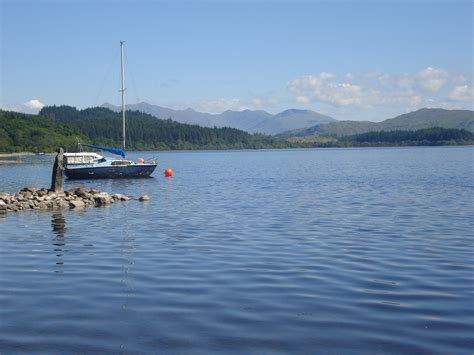 Tüm odalarda mutfak ve 2 birden çok banyo var. Loch Awe Scenery | Loch Aweside Forest Cabins