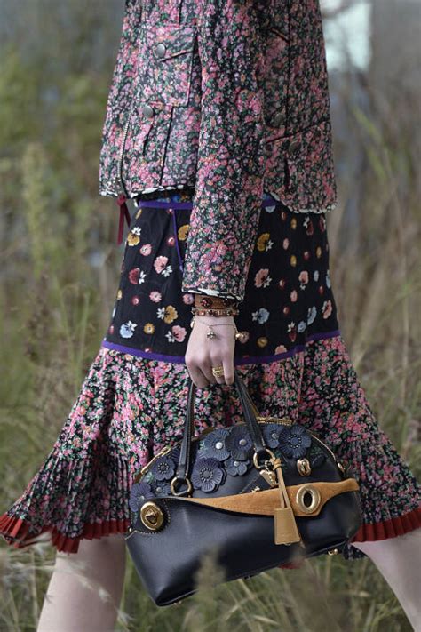 2016 spring and summer handbag trends fashion trend seeker