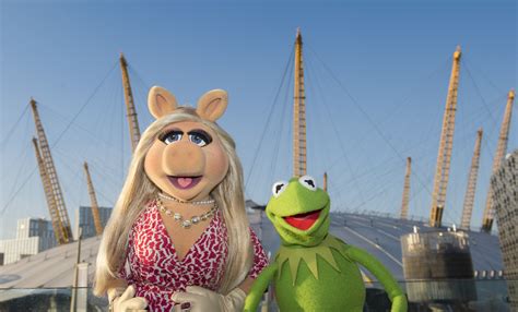 The Turbulent Romance Of Miss Piggy And Kermit The Frog