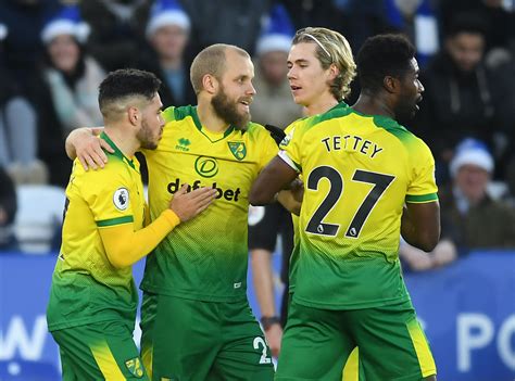 It's so disappointing looking at a nice card design like that with a dynamic image of pukki just holding a trophy in his warmup gear. Teemu Pukki Fifa 21 - Fifa 21 Ratings For Icons Eric ...