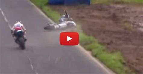 Crash Video Guy Martin Goes Down At The Dundrod 150 Cycle World