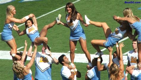 Most Bizarre And Super Funny Cheerleader Fails Of All The Times Funny