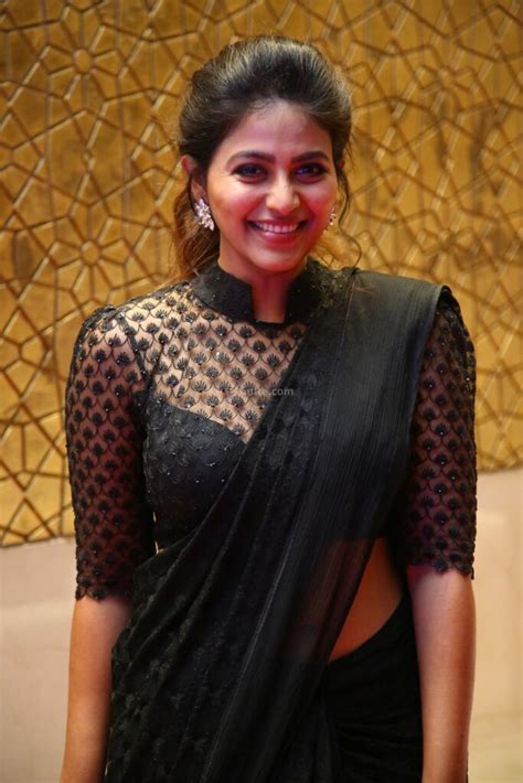 telugu beauty anjali shines in black saree