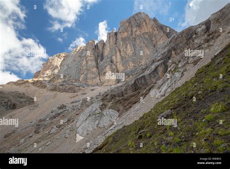 Geological Features Magmatic Rocks Passo Ombretta The Dolomites