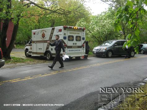 New York Buff Media Three Vehicle Mva Off Collage Road In Monsey