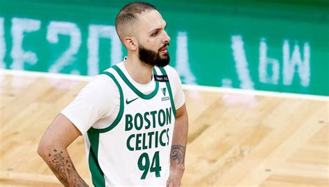 Evan fournier is a french professional basketball player who currently plays for the orlando magic. NBA - Premier match cauchemar avec Boston pour Evan Fournier
