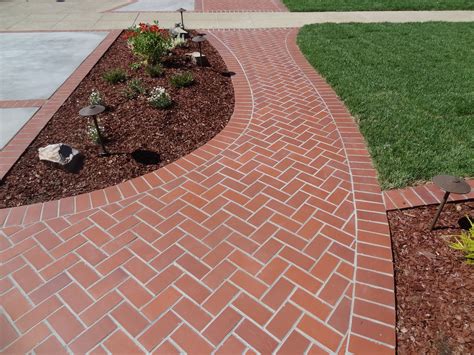 Setting out herringbone paving all block paving for areas carrying vehicular traffic, such as driveways, car parks or access roads, should be laid in a fully interlocked pattern. herringbone brick sidewalk | Pathway landscaping, Brick ...