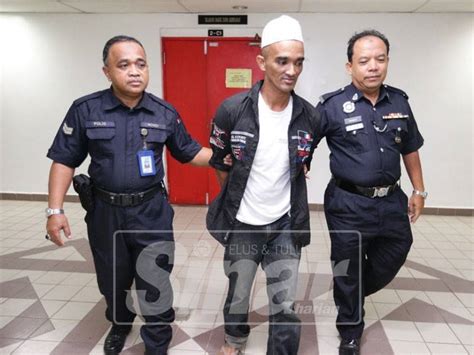 Seksyen 39 b dan seksyen 39 a (2) akta dadah berbahaya 1952 telah digunakan terhadap pesalah yang melakukan kesalahan tersebut di mana ia membawa hukuman mati atau penjara seumur hidup jika sabit melakukan seksyen 39b akta dadah berbahaya 1952 dinyatakan bahawa: Dadah: Penjara enam tahun, tiga sebatan