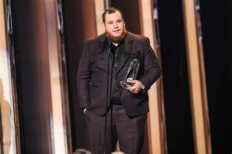 CMA Awards Photo Gallery Just The Winners Including Garth Brooks