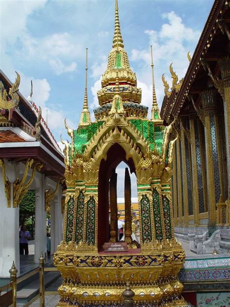 Wat Phra Kaew Bangkok Timings Entry Fee Emerald Buddha