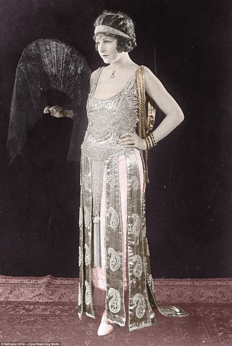 Colorized Photos Of Flapper Girls Show The Glamor Of The S Celebrity