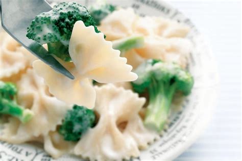 Bow Ties With Broccoli And Cheddar Canadian Goodness