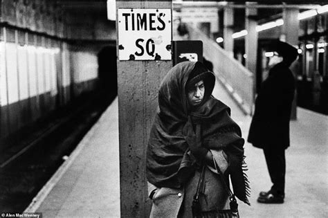 Incredible Photographs Show New York Citys Subway And Straphangers In