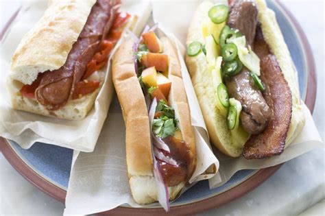 Quick Tips On Dressing Up An Ordinary Hot Dog