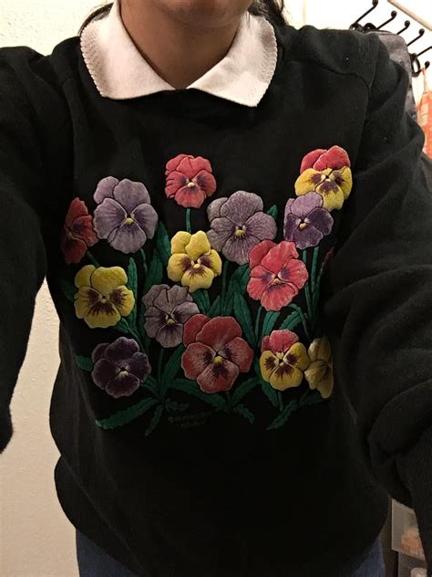 the collar on this sweater made me buy it 2 gw r thriftstorehauls