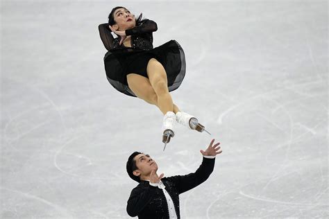 Olympics Live China Pair Breaks Figure Skating World Record Ap News