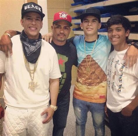 Descubren La Lujosa Vida De Los Hijos De Daddy Yankee